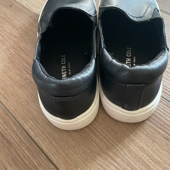 Kenneth Cole pointed black patent leather sneakers - Picture 3 of 5
